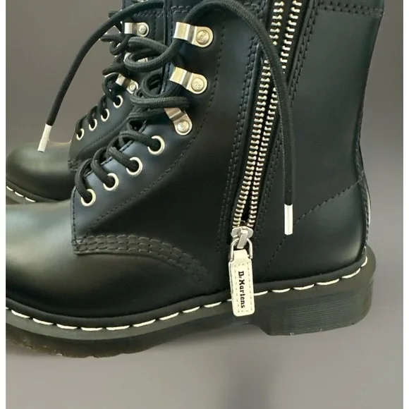 NWOT Dr.Martens SZ 6 1460 Zipped HDW women’s Airwair With Bouncing Soles Black - Picture 10 of 10
